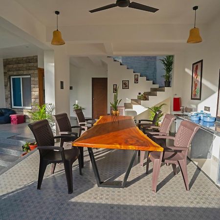 Almond Villa Alībāg Esterno foto