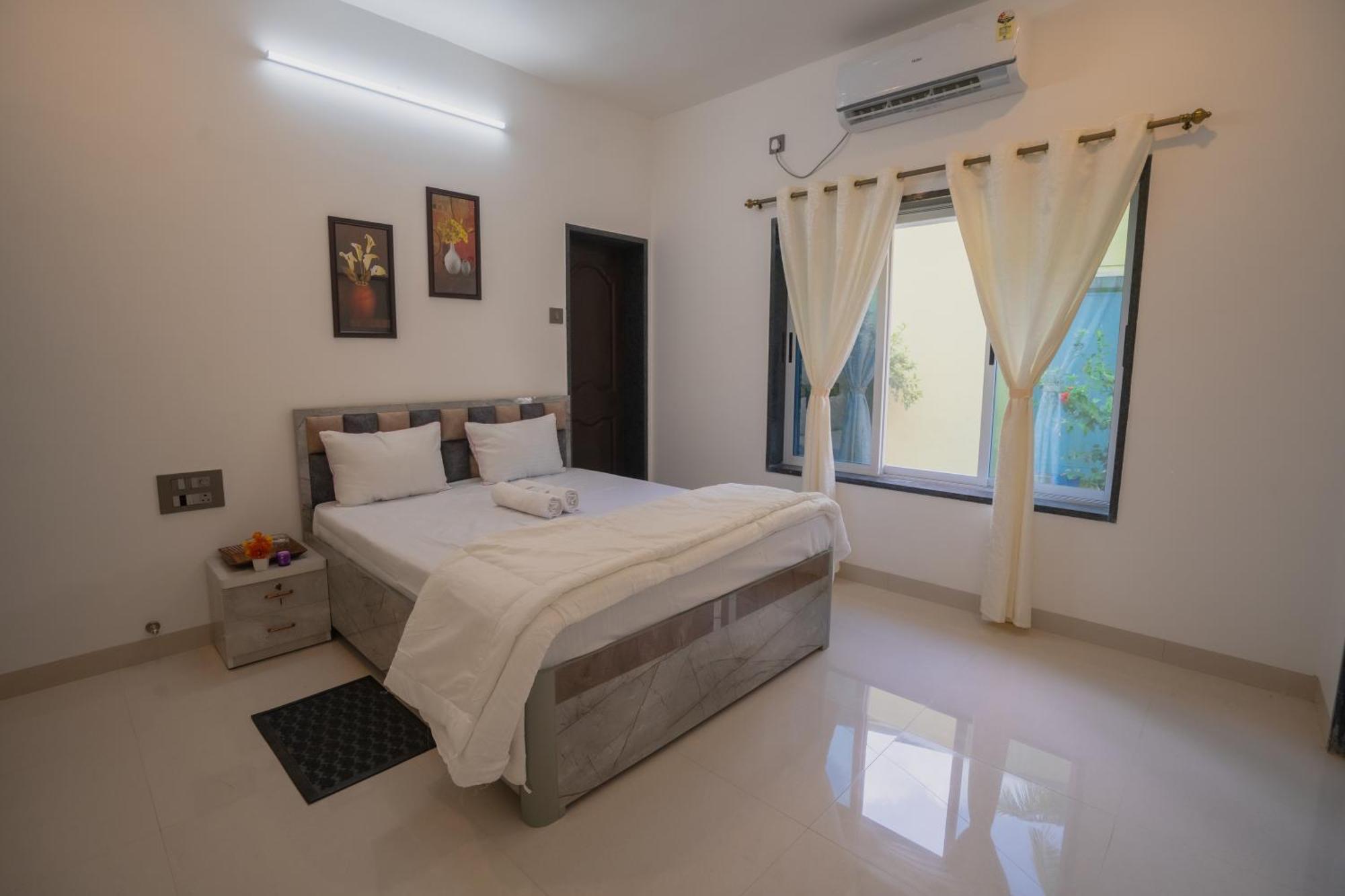 Almond Villa Alībāg Esterno foto